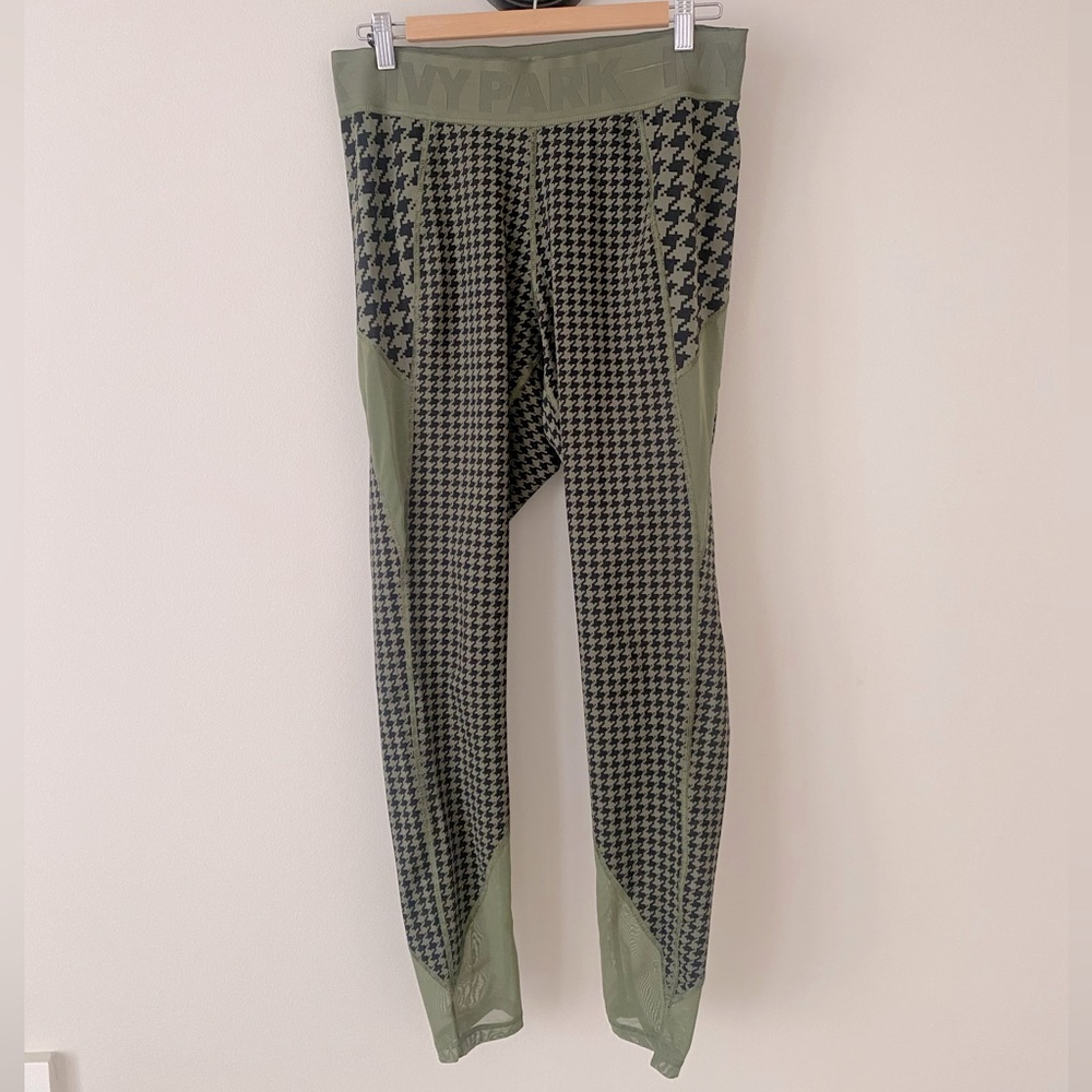 Adidas x Ivy Park green houndstooth legging women’s size Large